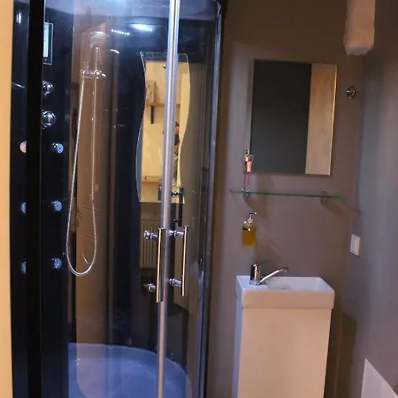 M28 Apartment